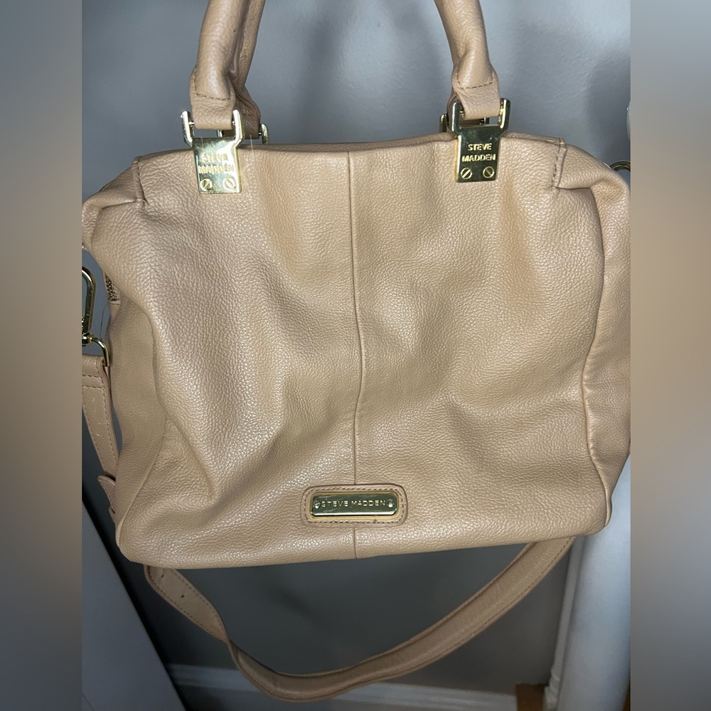 Good condition steve madden crossbody wrist tote nude/tan leather with gold